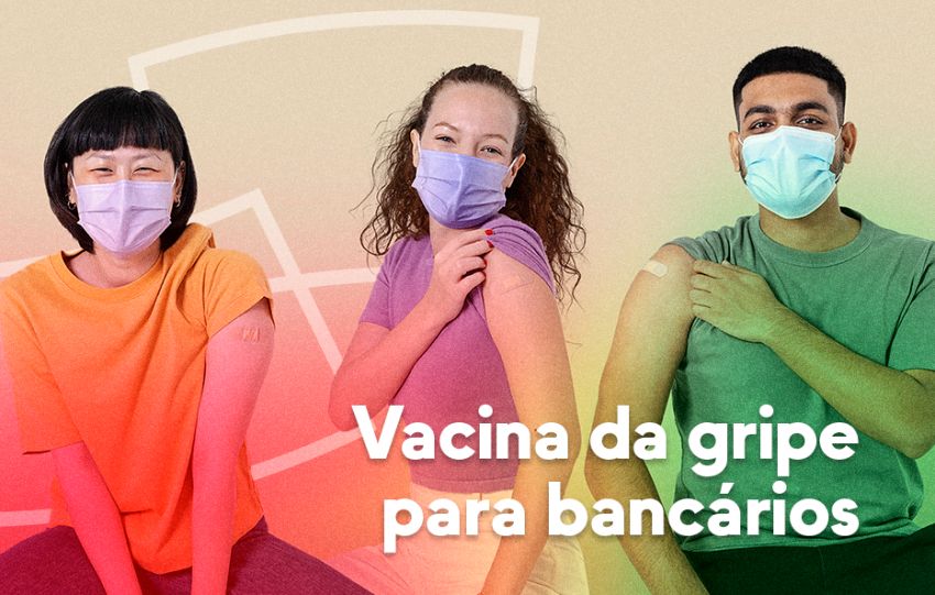 três pessoas com máscara e mostrando a marca da vacina no braço